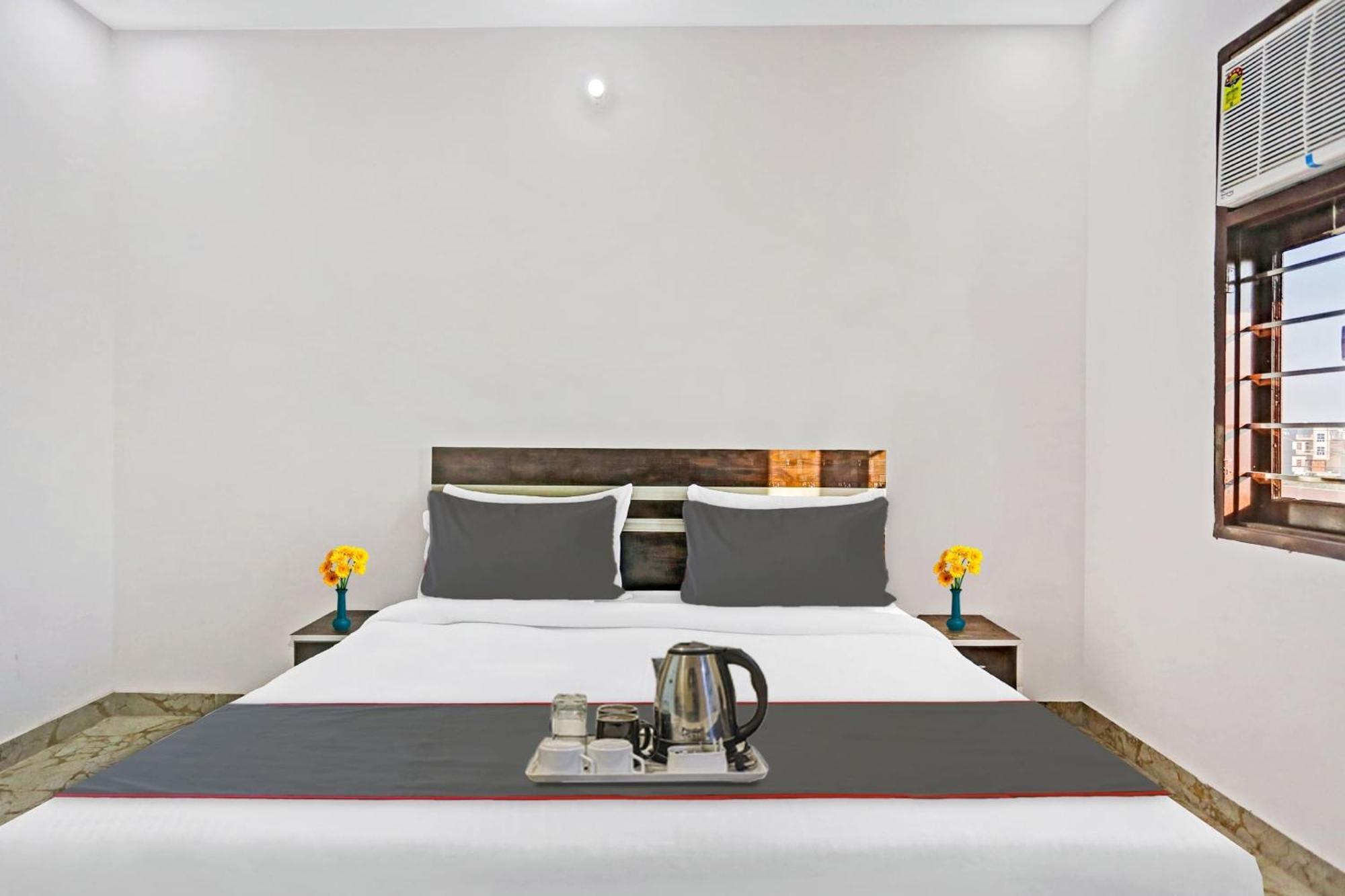 Collection O The Royal Fern Hotel Farrukhnagar Bagian luar foto