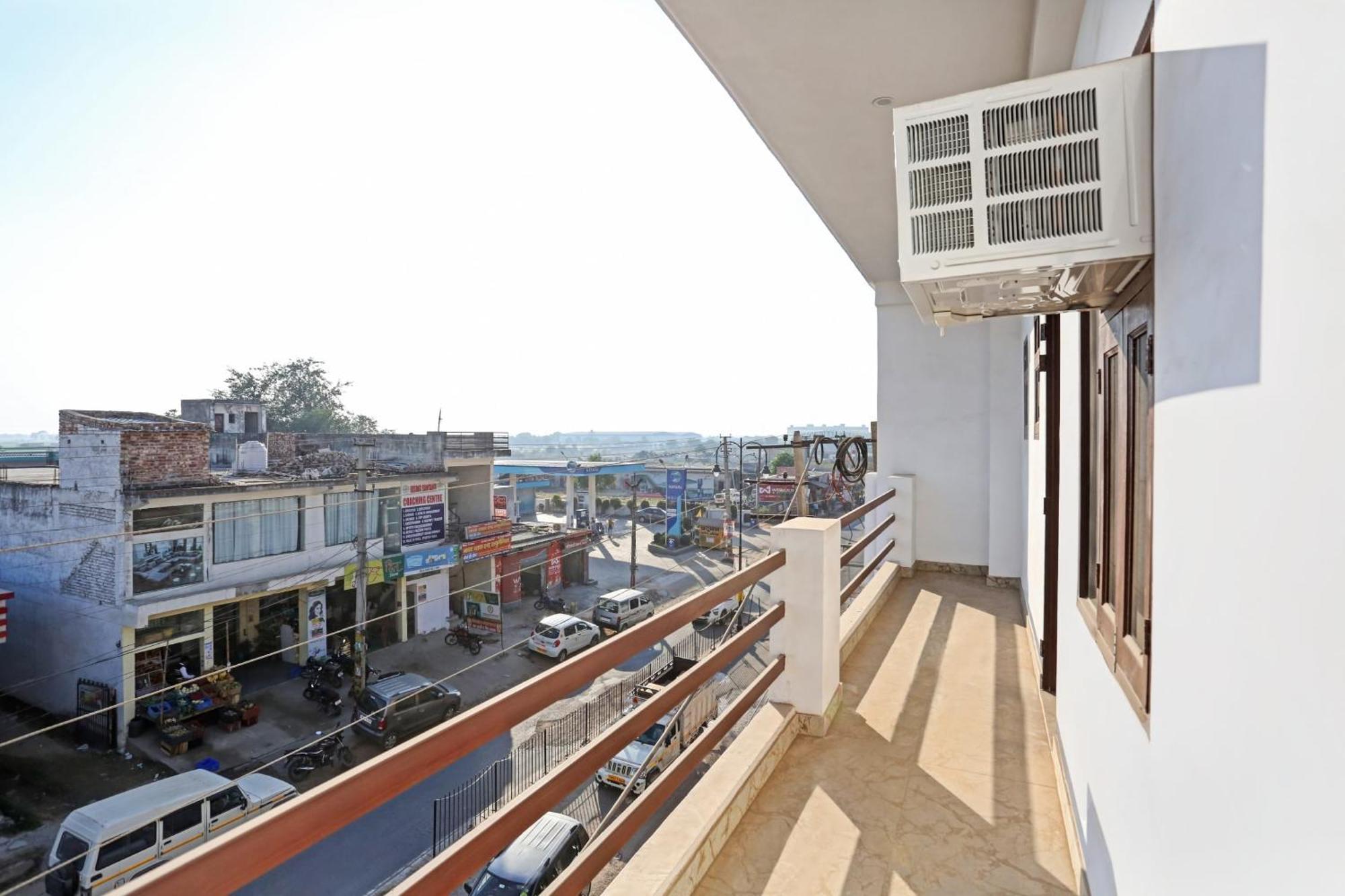 Collection O The Royal Fern Hotel Farrukhnagar Bagian luar foto