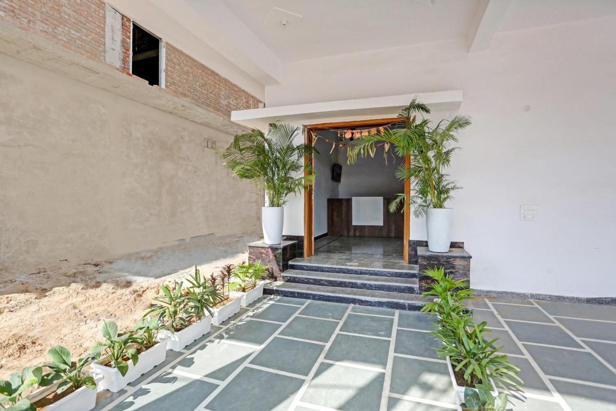 Collection O The Royal Fern Hotel Farrukhnagar Bagian luar foto